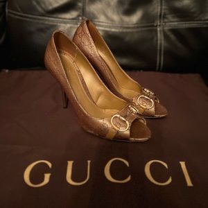 Gucci Heels Brown and Gold